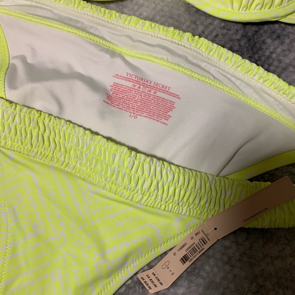 Victoria secret 2 piece swimsuit - Picture 2 of 4